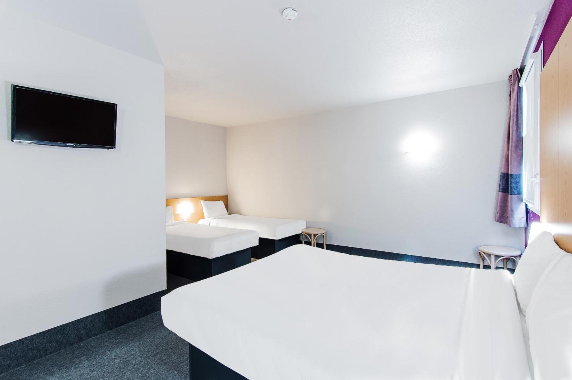 Quadruple Room Non-Smoking,1215172099:JPEG